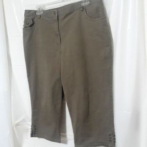 Ruby Red Hunter green Capri pants/jeans 14